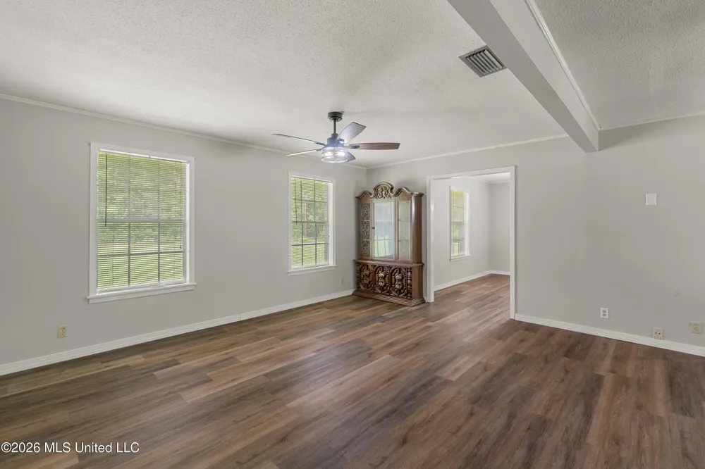 955 Clara Road Waynesboro, MS 39367