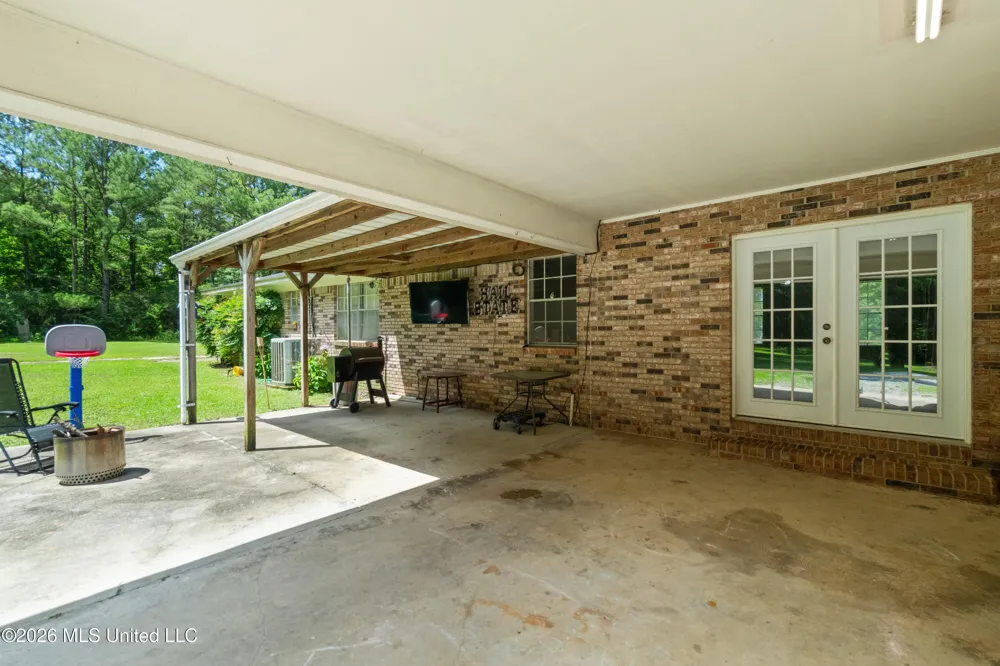 955 Clara Road Waynesboro, MS 39367