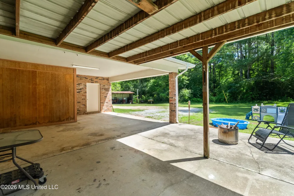 955 Clara Road Waynesboro, MS 39367