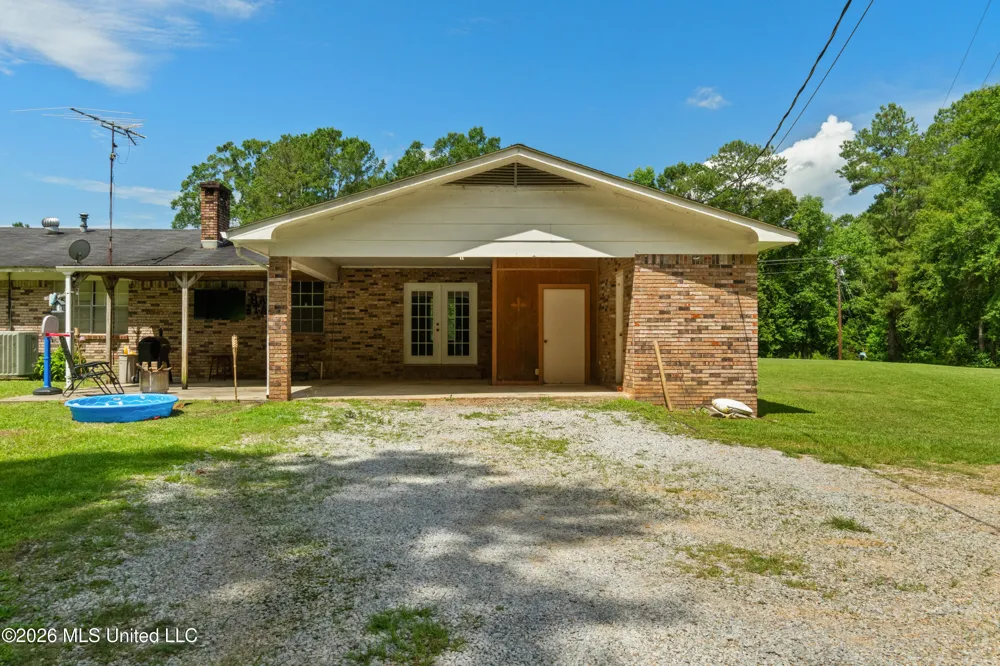 955 Clara Road Waynesboro, MS 39367