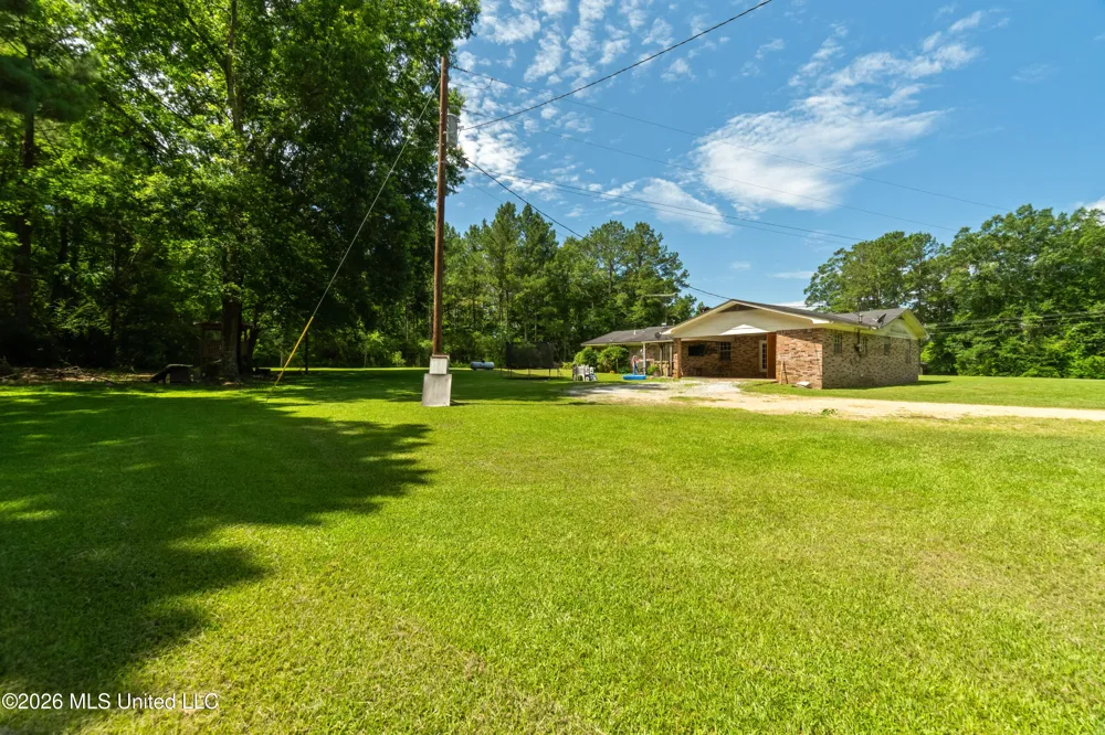 955 Clara Road Waynesboro, MS 39367