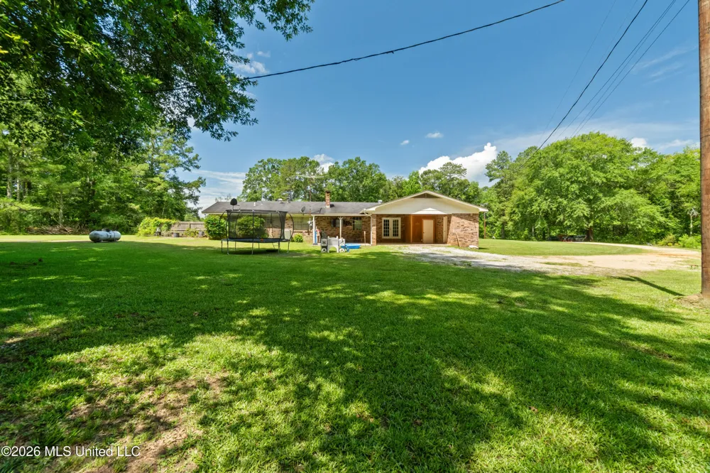955 Clara Road Waynesboro, MS 39367