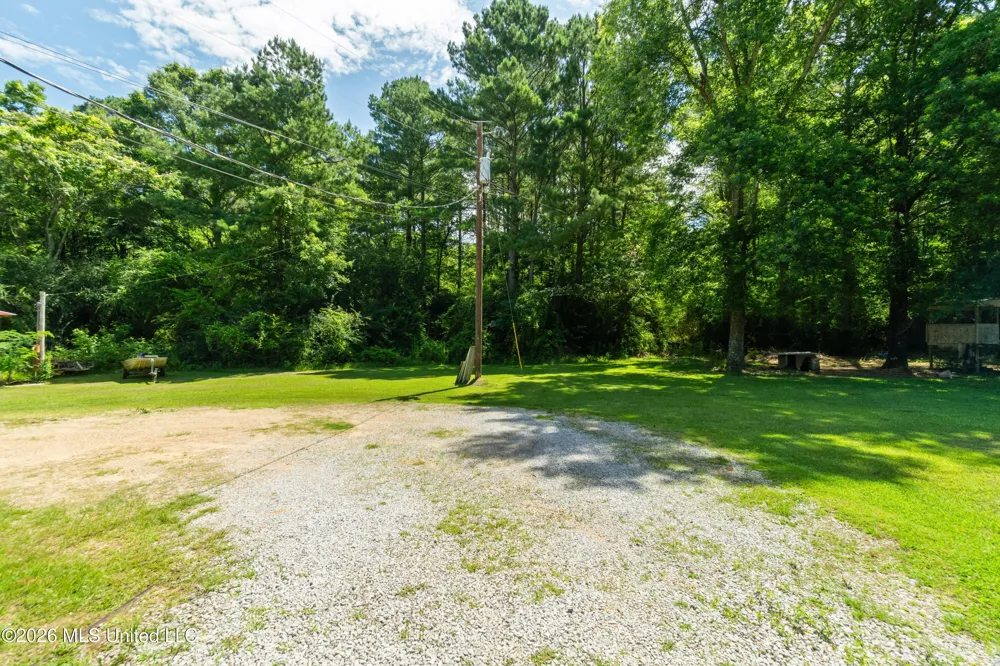 955 Clara Road Waynesboro, MS 39367