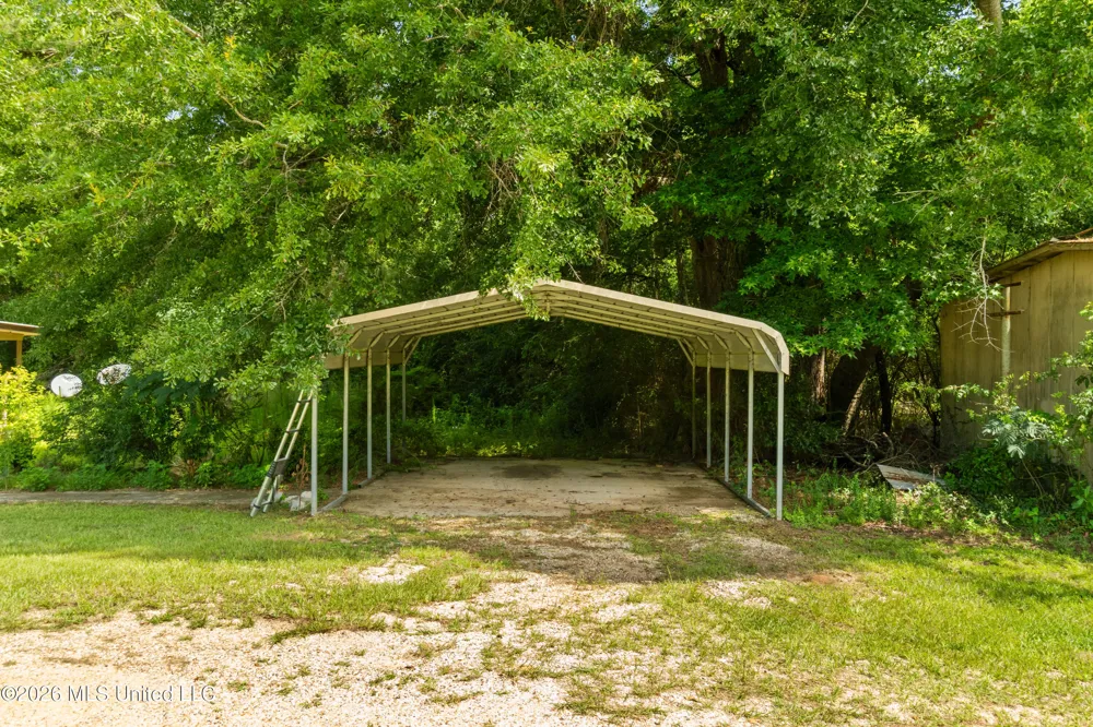 955 Clara Road Waynesboro, MS 39367