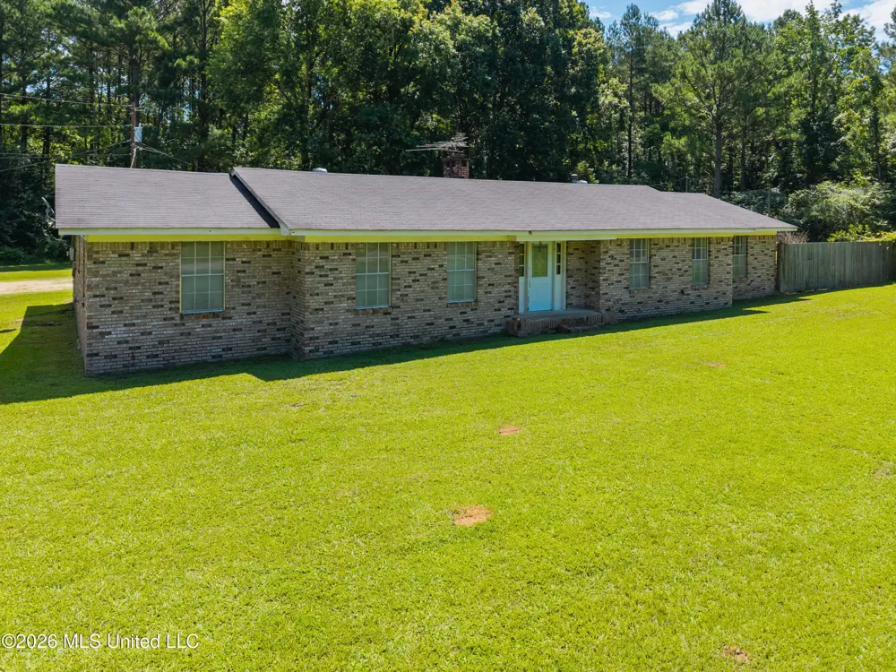 955 Clara Road Waynesboro, MS 39367
