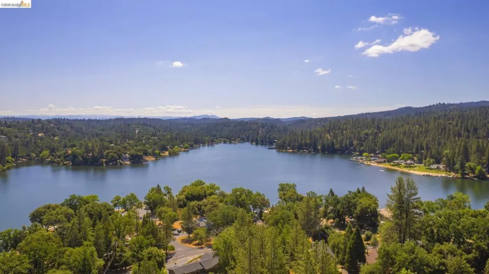 12796 Cresthaven Dr Groveland, CA 95321