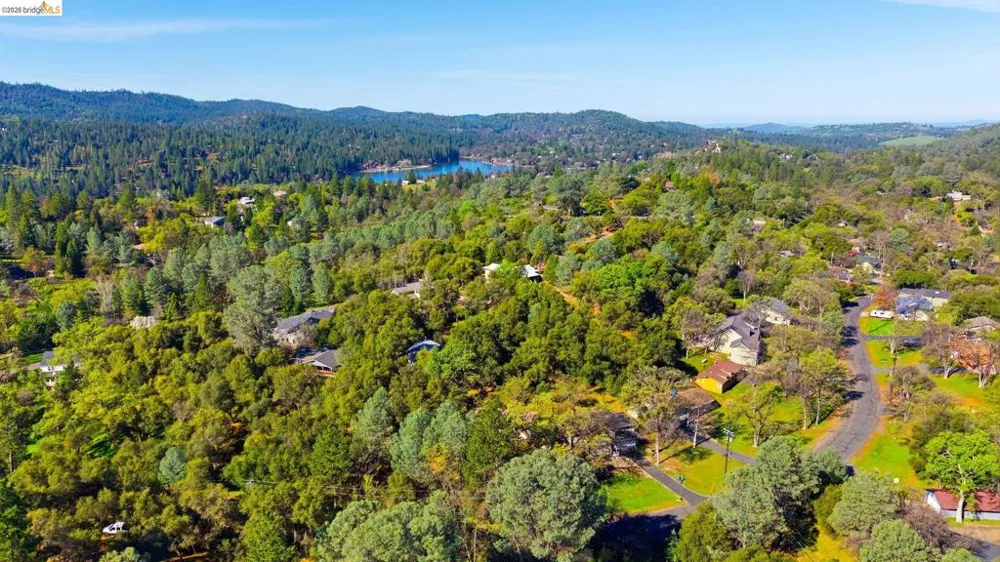 12796 Cresthaven Dr Groveland, CA 95321