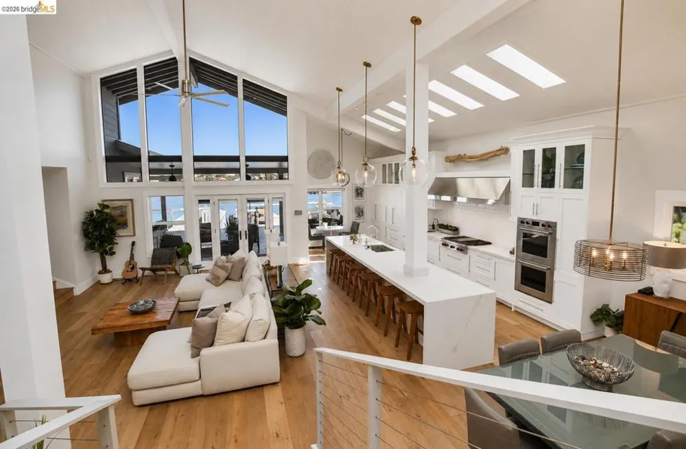 671 Willow Lake Rd Discovery Bay, CA 94505