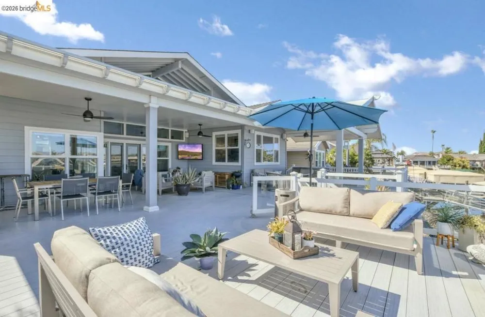 671 Willow Lake Rd Discovery Bay, CA 94505