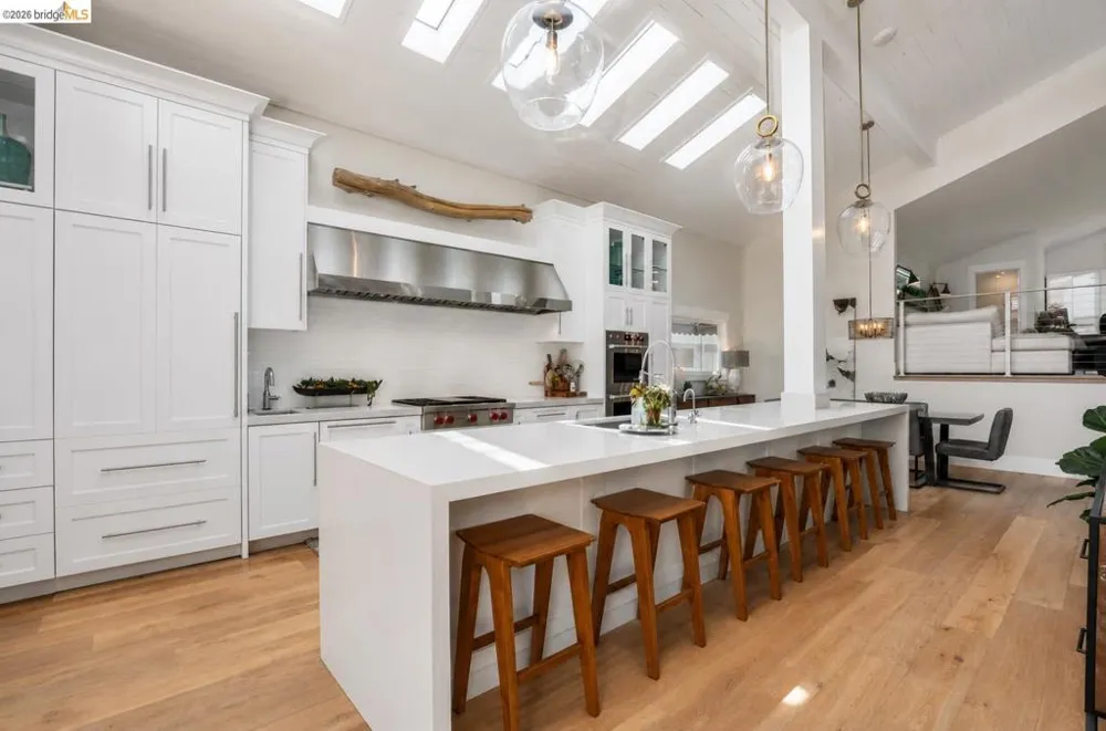 671 Willow Lake Rd Discovery Bay, CA 94505
