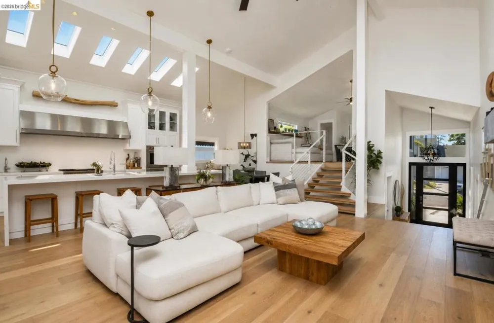 671 Willow Lake Rd Discovery Bay, CA 94505