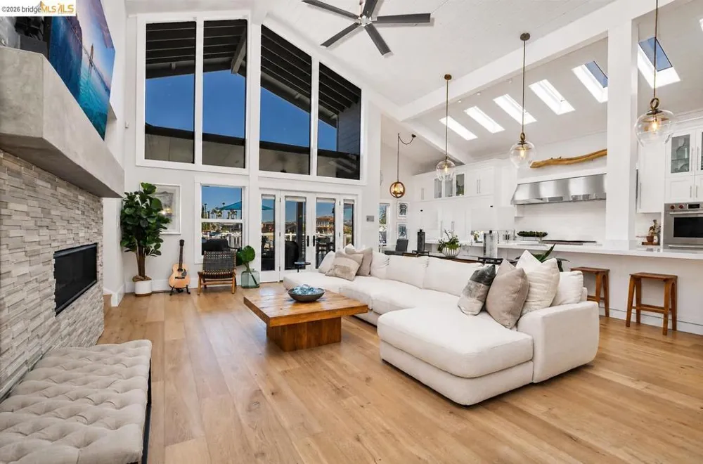 671 Willow Lake Rd Discovery Bay, CA 94505