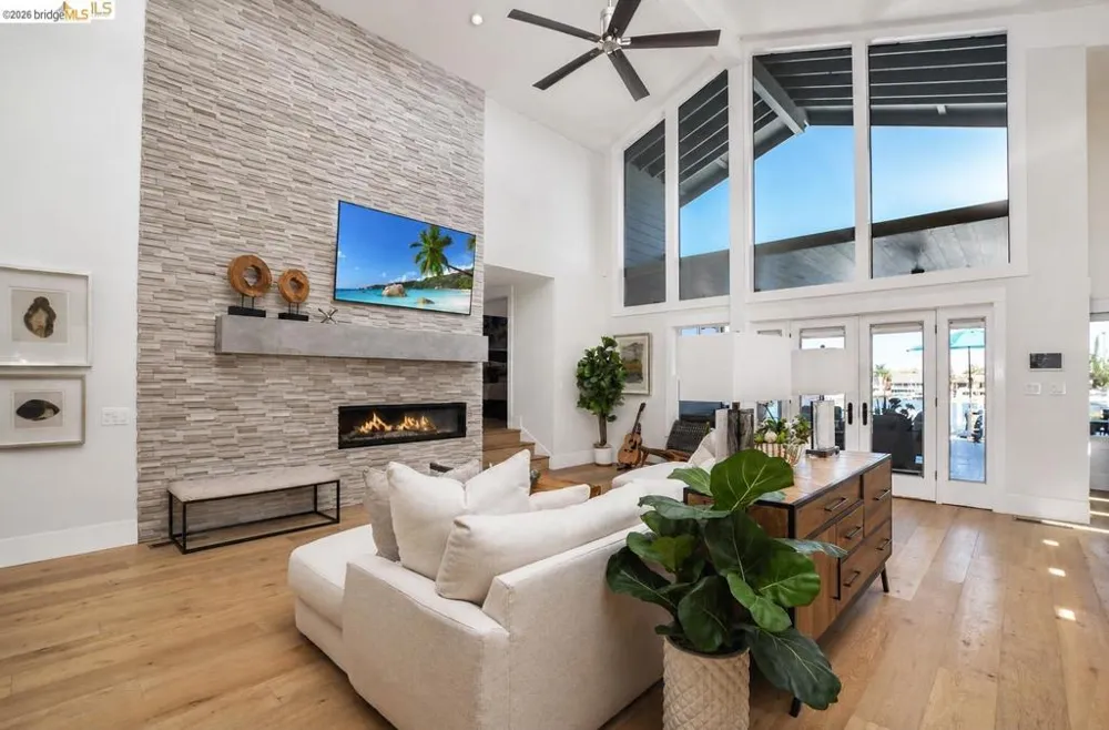 671 Willow Lake Rd Discovery Bay, CA 94505