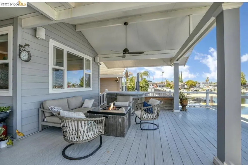 671 Willow Lake Rd Discovery Bay, CA 94505
