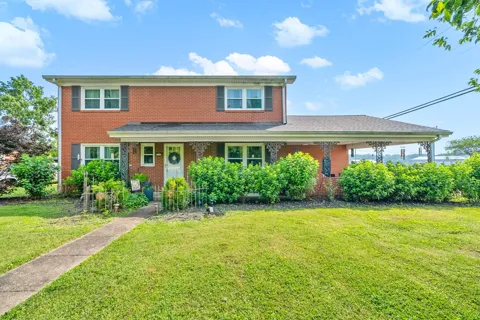 1701 Parkview Dr