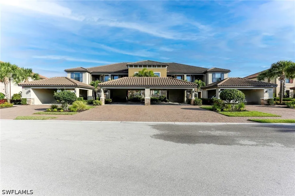 Benvenuto Court #201 Naples, FL 34119
