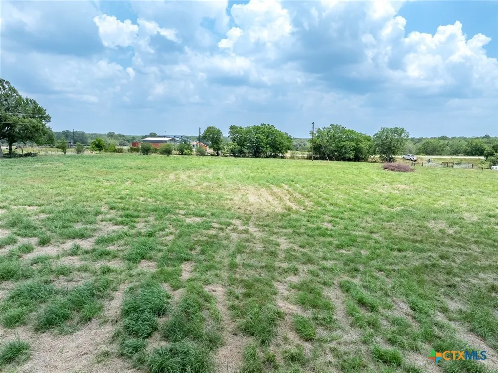 11 Tx-304 Gonzales, TX 78629