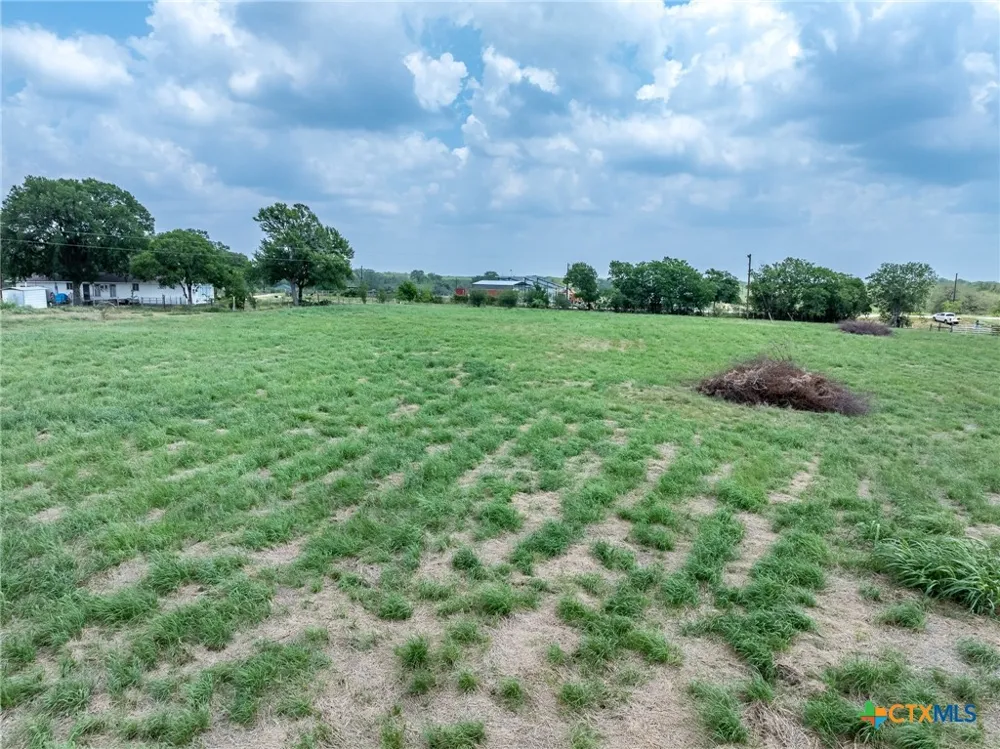 11 Tx-304 Gonzales, TX 78629