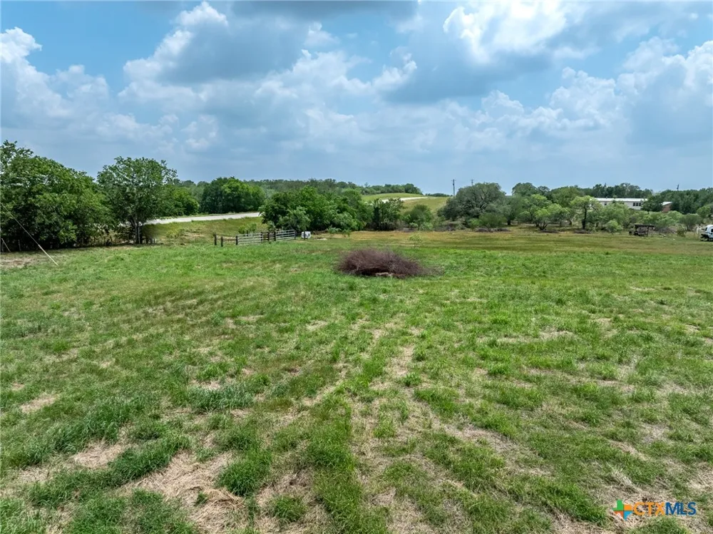 11 Tx-304 Gonzales, TX 78629