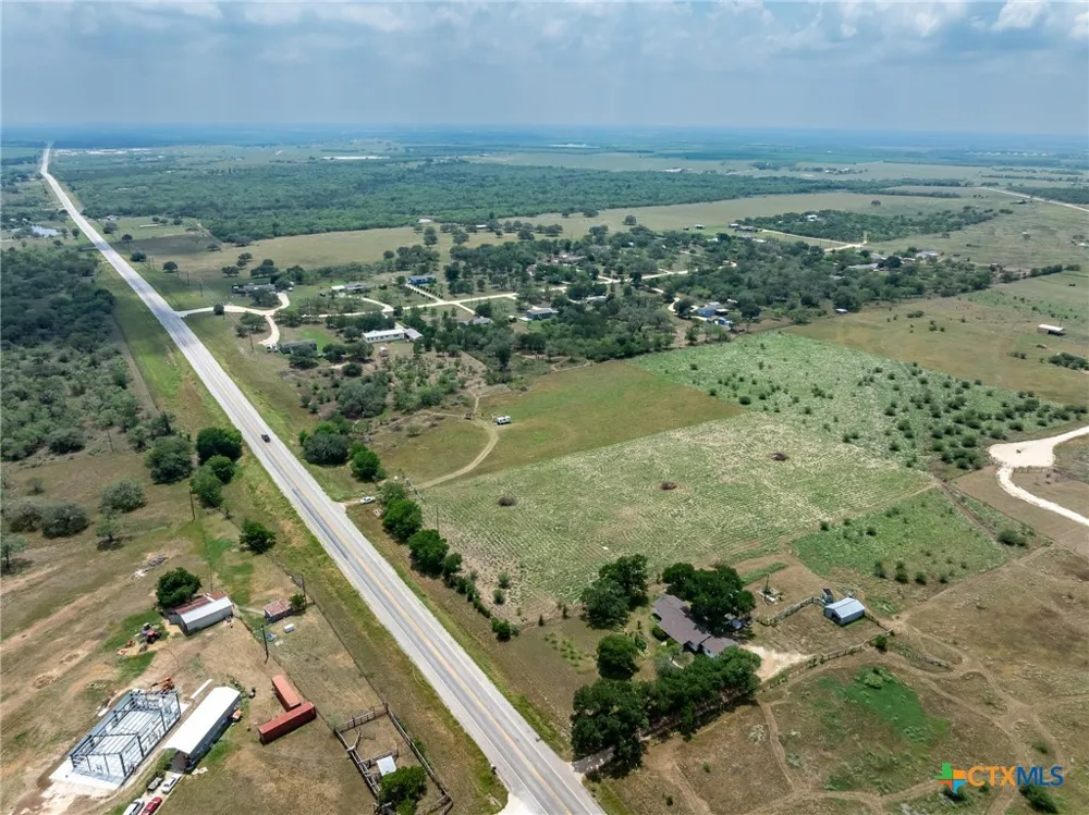 11 Tx-304 Gonzales, TX 78629