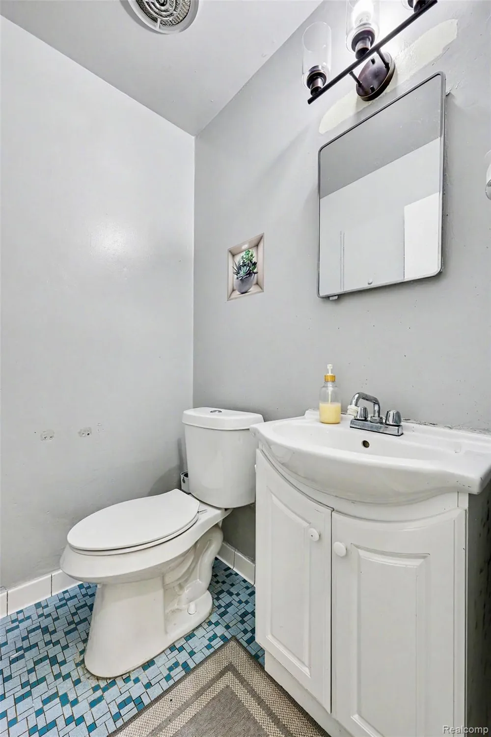 28326 Alden Street Madison Heights City, MI 48071
