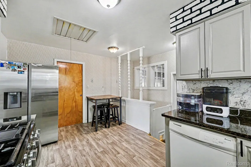 28326 Alden Street Madison Heights City, MI 48071