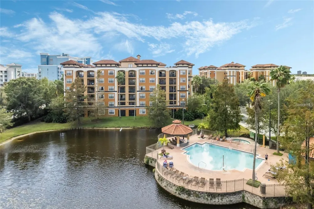12544 FLORIDAYS RESORT DR #202B Orlando, FL 32821