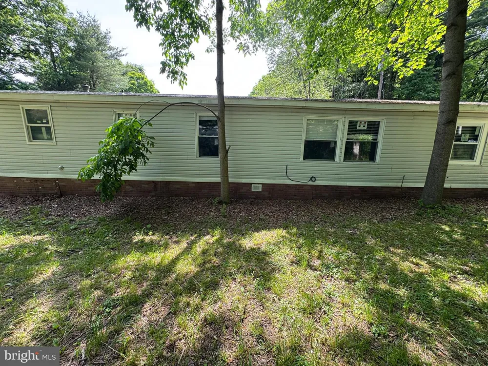15 SCHOOL ST Barnesville, PA 18214