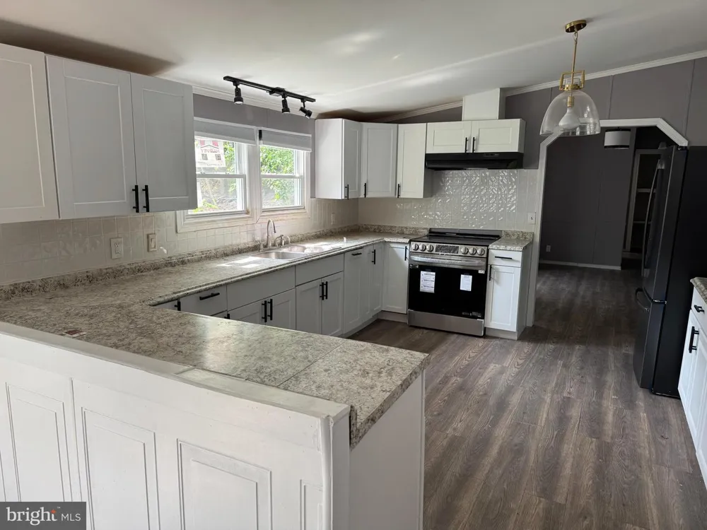 15 SCHOOL ST Barnesville, PA 18214