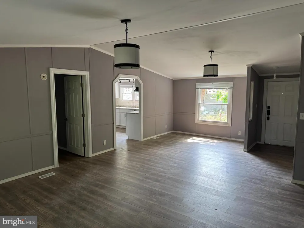 15 SCHOOL ST Barnesville, PA 18214