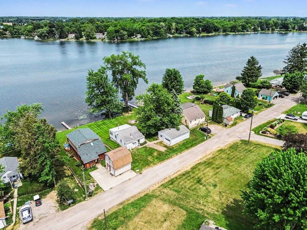 11968 Elmdale Drive Manchester, MI 48158