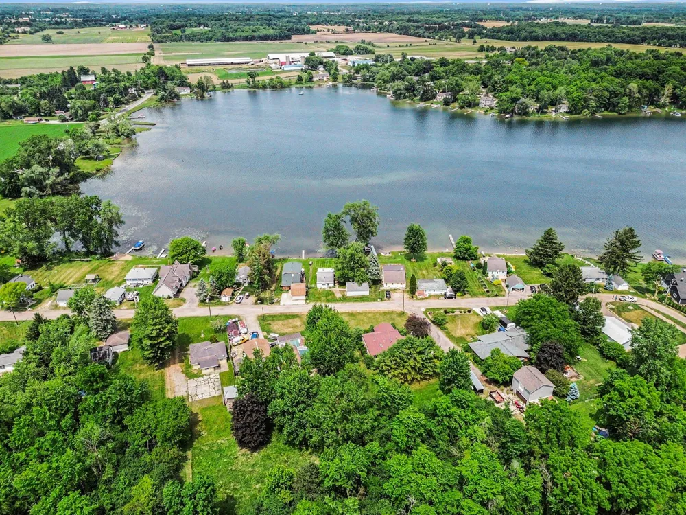 11968 Elmdale Drive Manchester, MI 48158
