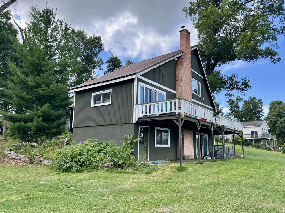 7832 E US Highway 10 Branch, MI 49402