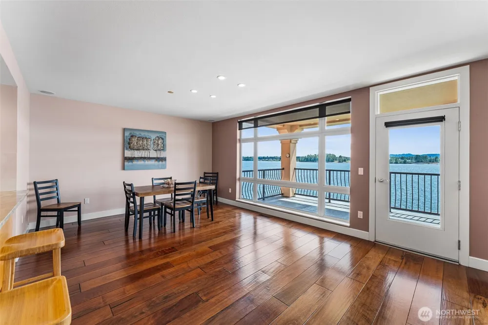 2015 SE Columbia River Drive #220 Vancouver, WA 98661