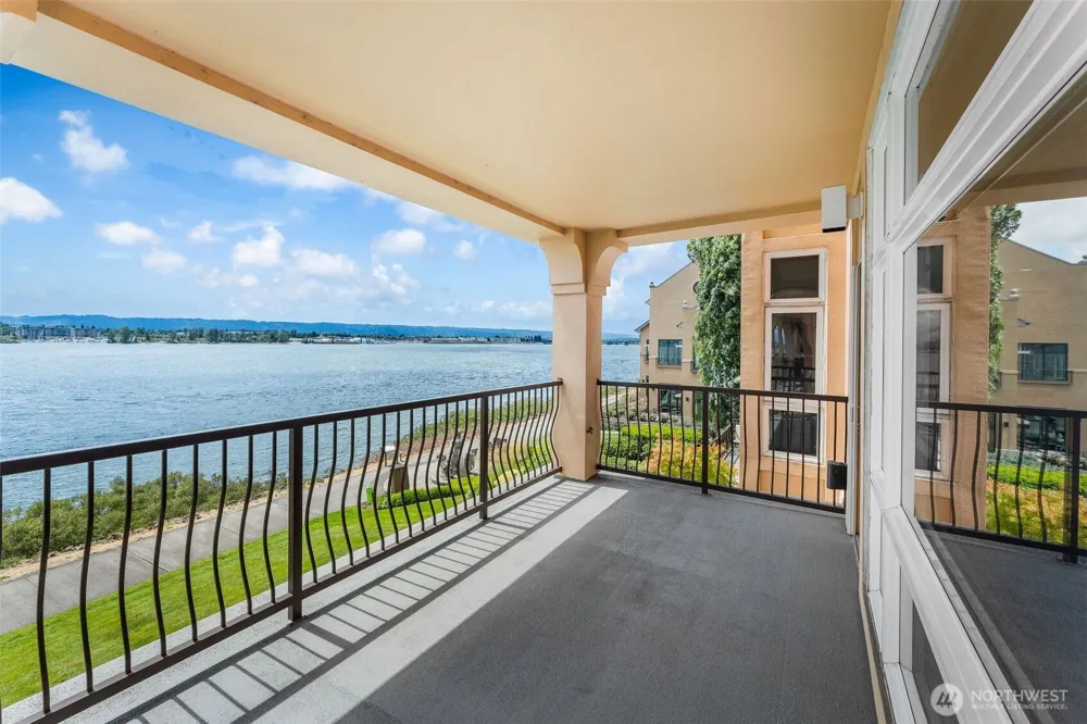 2015 SE Columbia River Drive #220 Vancouver, WA 98661