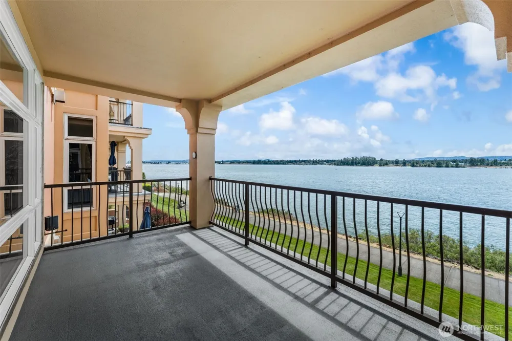 2015 SE Columbia River Drive #220 Vancouver, WA 98661