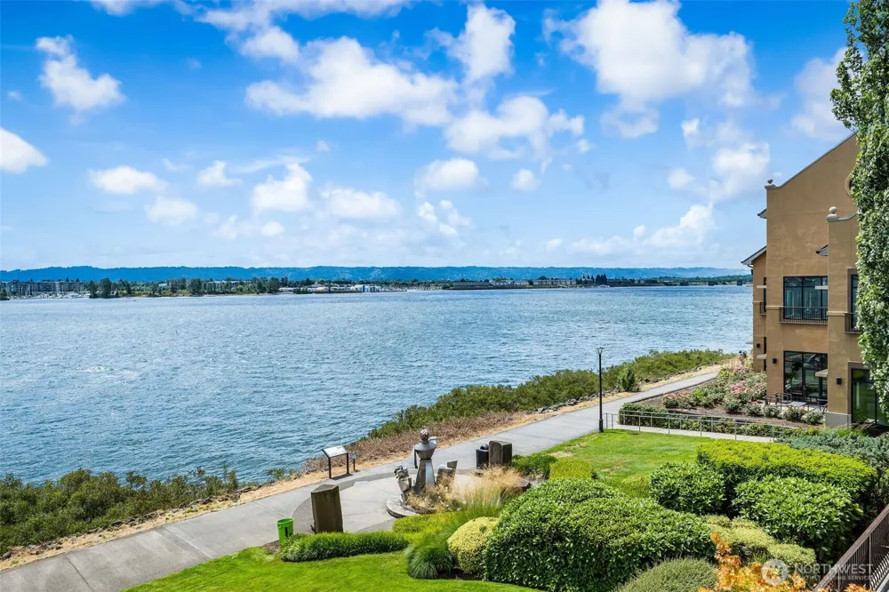 2015 SE Columbia River Drive #220 Vancouver, WA 98661