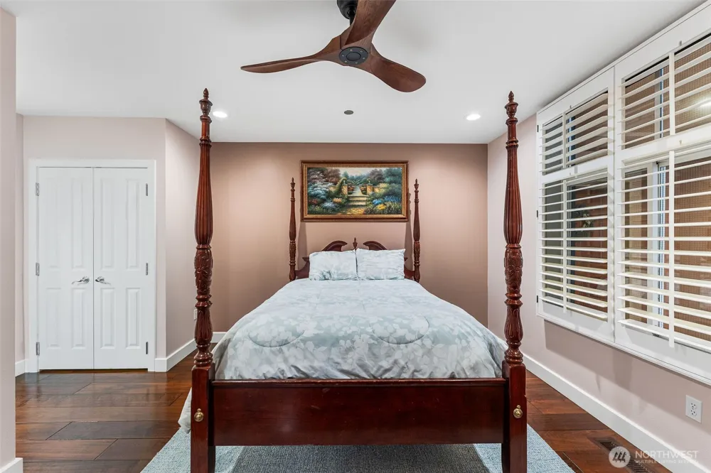 2015 SE Columbia River Drive #220 Vancouver, WA 98661