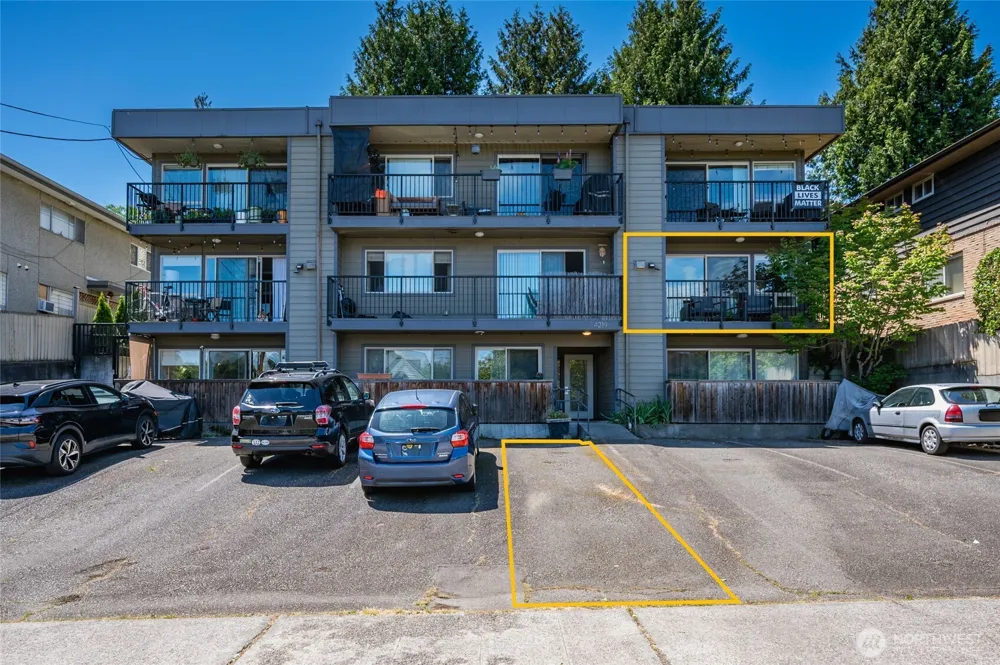4219 Whitman Avenue #4 Seattle, WA 98103