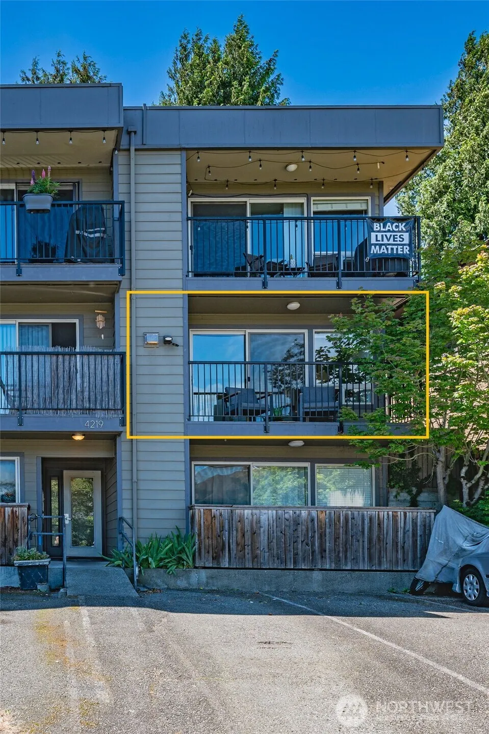4219 Whitman Avenue #4 Seattle, WA 98103