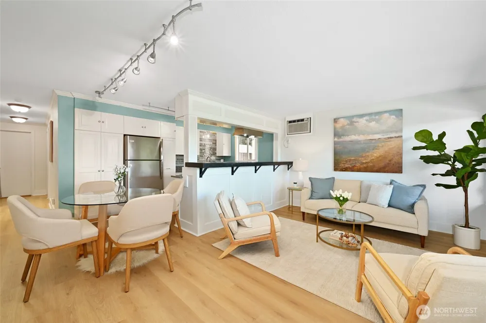 4219 Whitman Avenue #4 Seattle, WA 98103