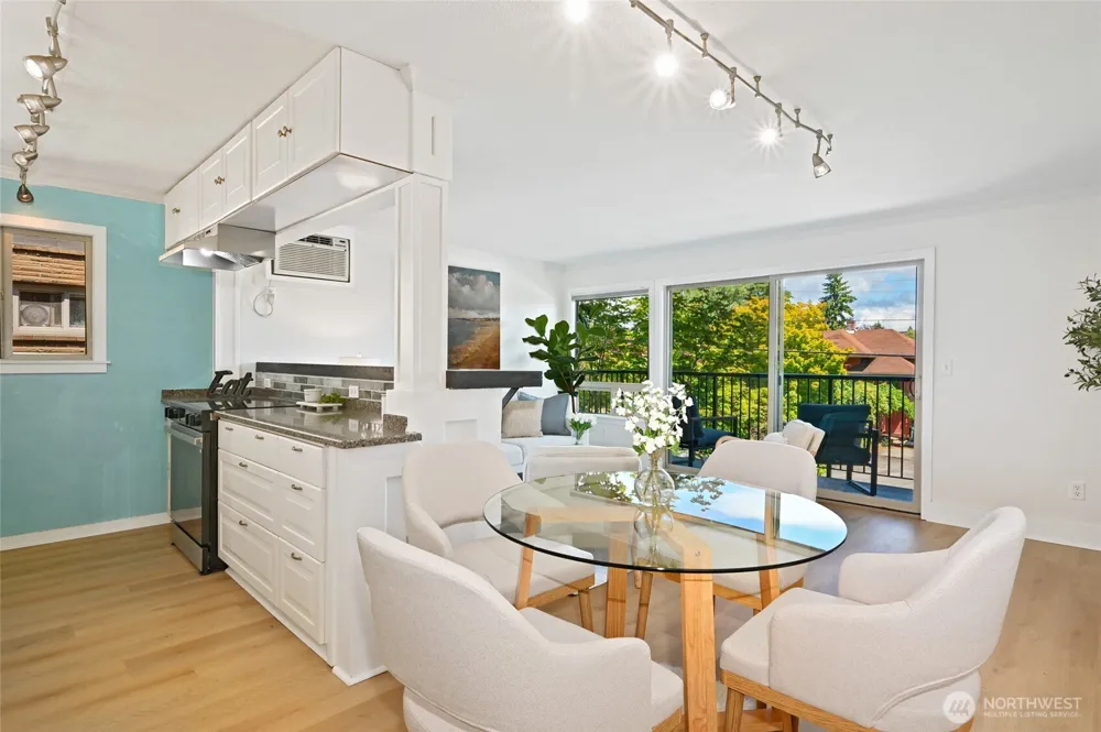 4219 Whitman Avenue #4 Seattle, WA 98103