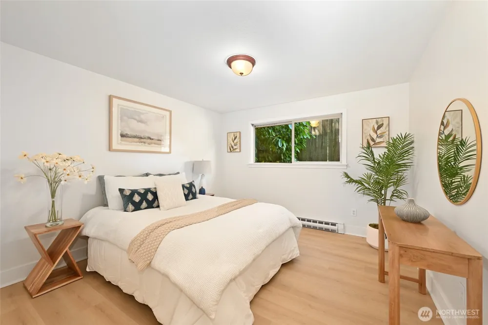 4219 Whitman Avenue #4 Seattle, WA 98103
