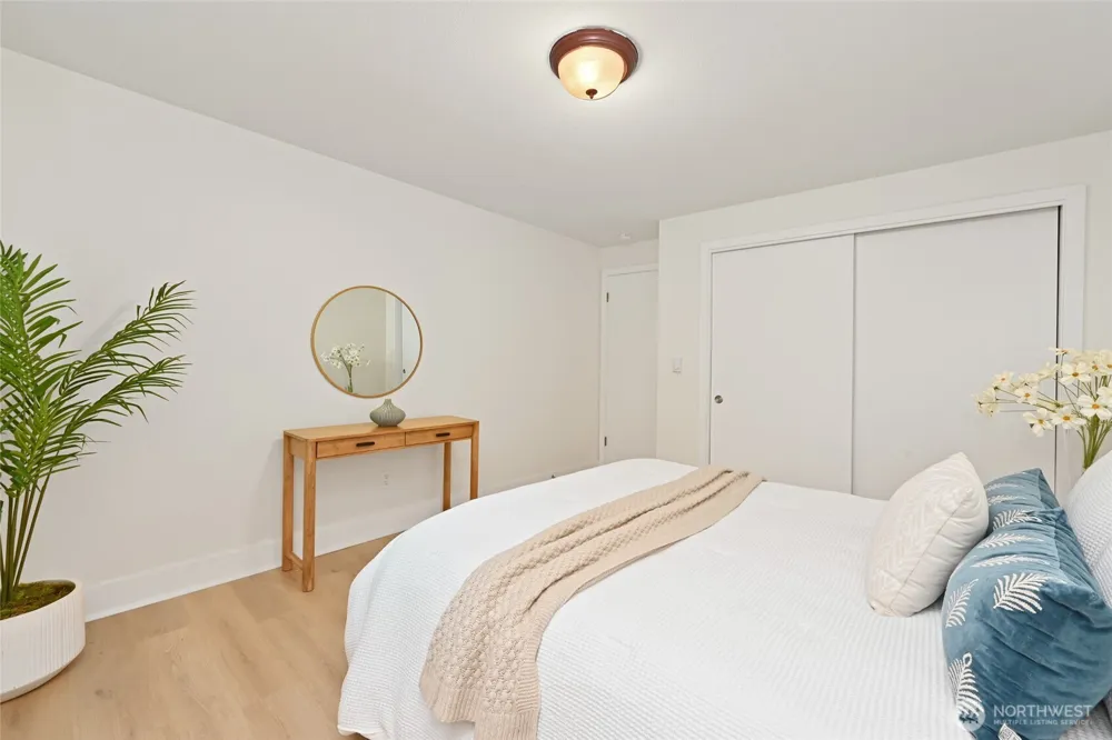 4219 Whitman Avenue #4 Seattle, WA 98103