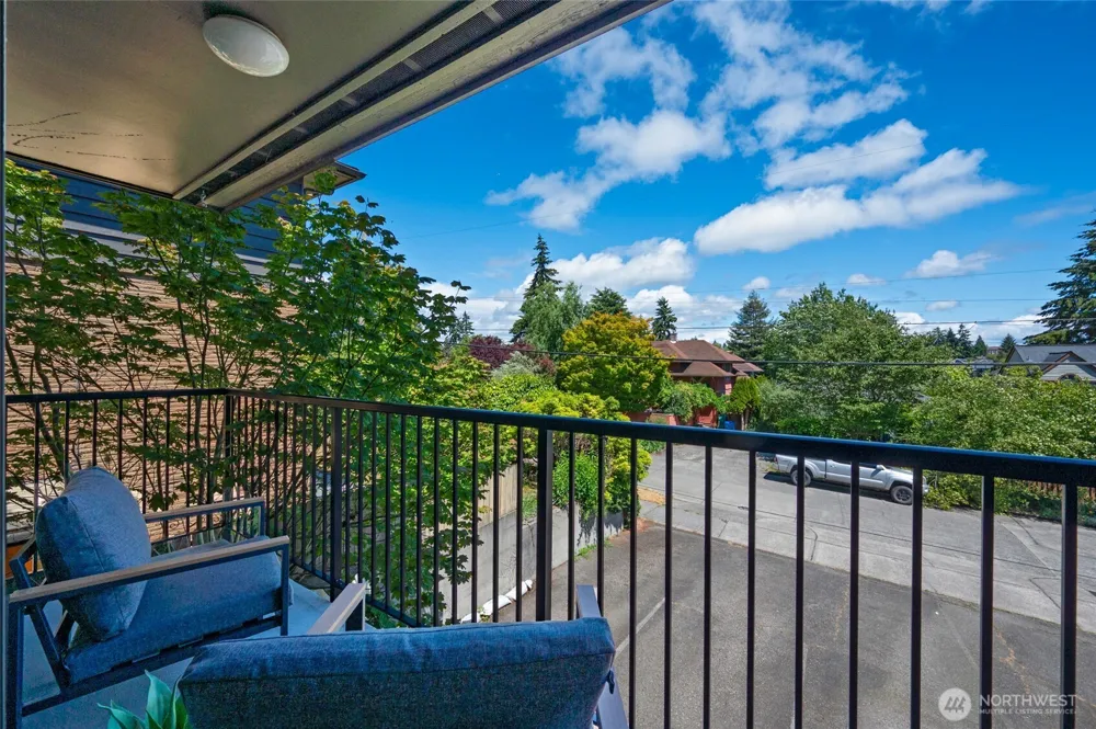 4219 Whitman Avenue #4 Seattle, WA 98103