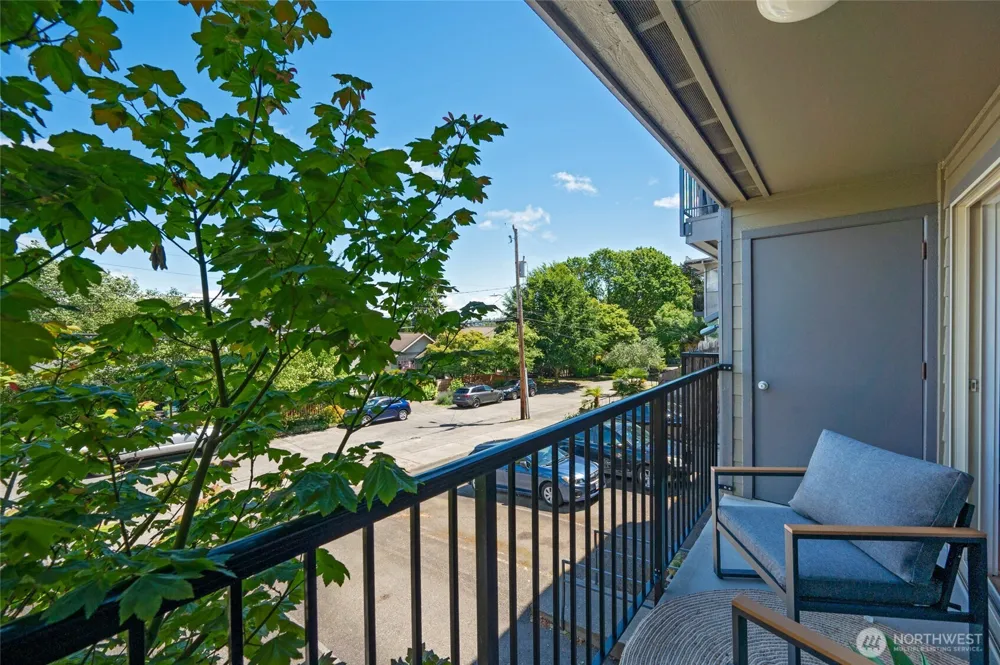 4219 Whitman Avenue #4 Seattle, WA 98103