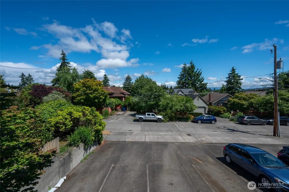 4219 Whitman Avenue #4 Seattle, WA 98103