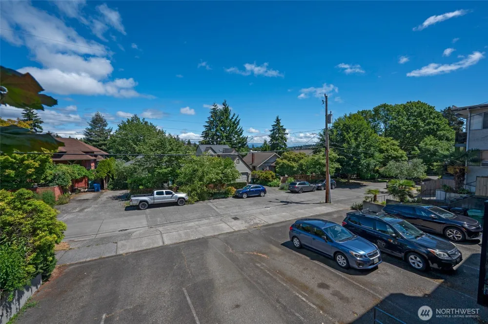 4219 Whitman Avenue #4 Seattle, WA 98103