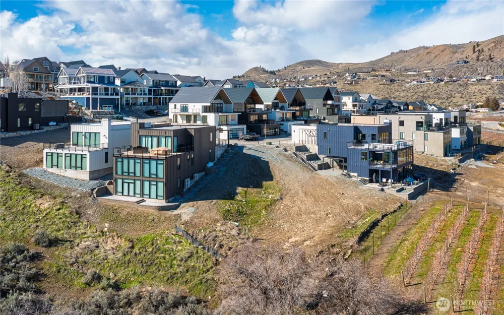 1325 Dragonfly Court Chelan, WA 98816