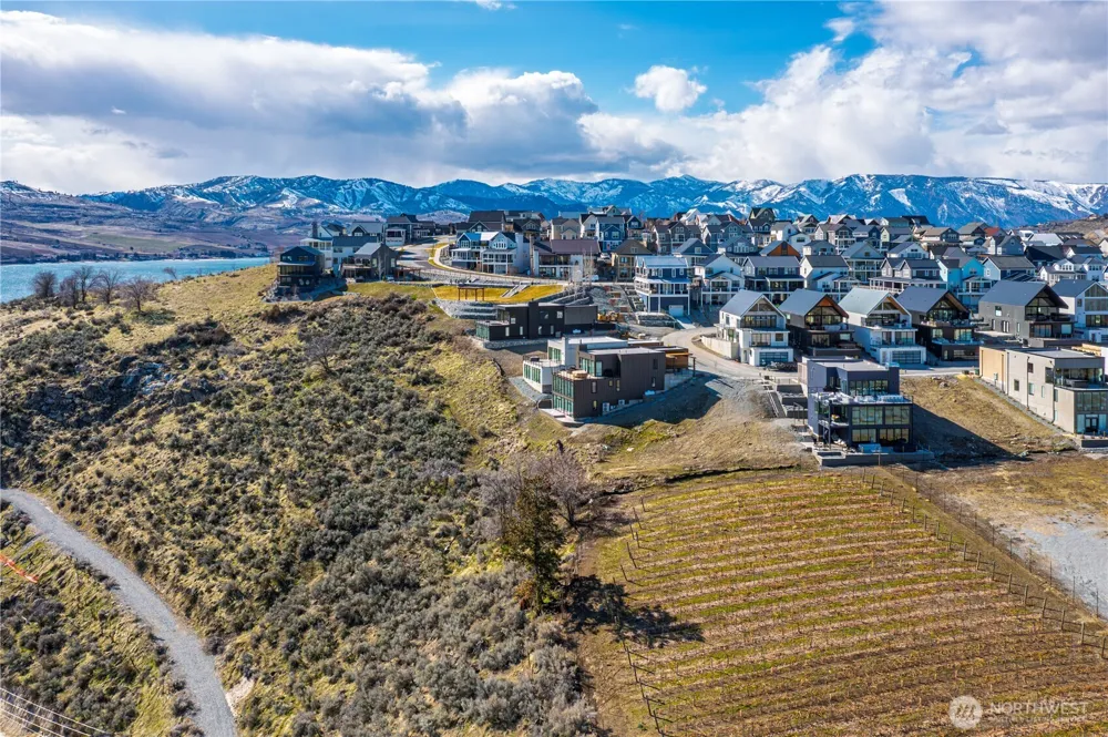 1325 Dragonfly Court Chelan, WA 98816